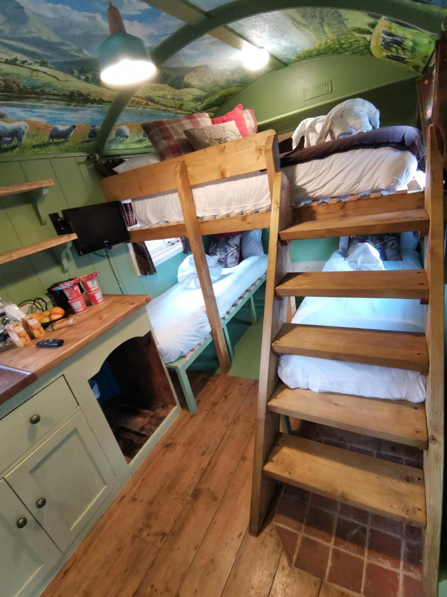 Stonehenge Inn & Shepherd'S Huts Bulford Cameră foto